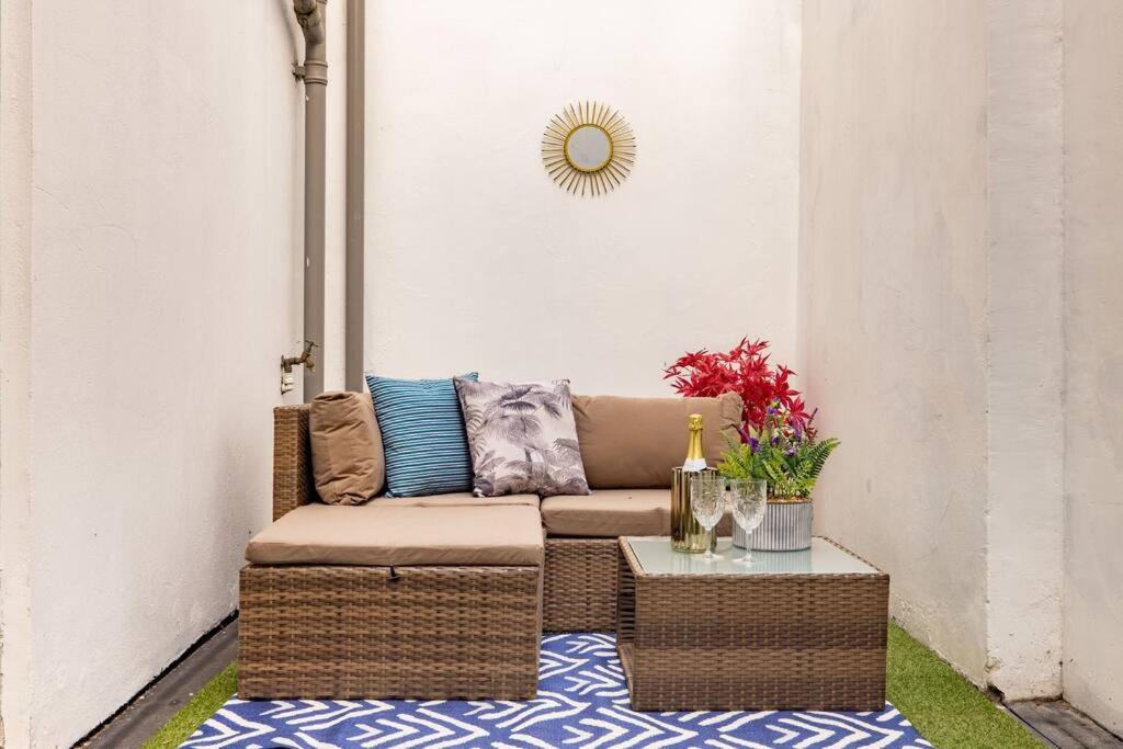 Wild Roses Serviced Apartments - Borough Londra Esterno foto