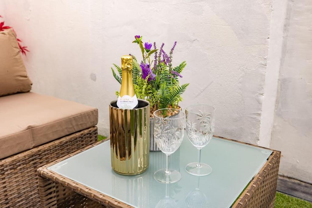 Wild Roses Serviced Apartments - Borough Londra Esterno foto