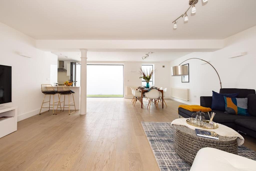 Wild Roses Serviced Apartments - Borough Londra Esterno foto