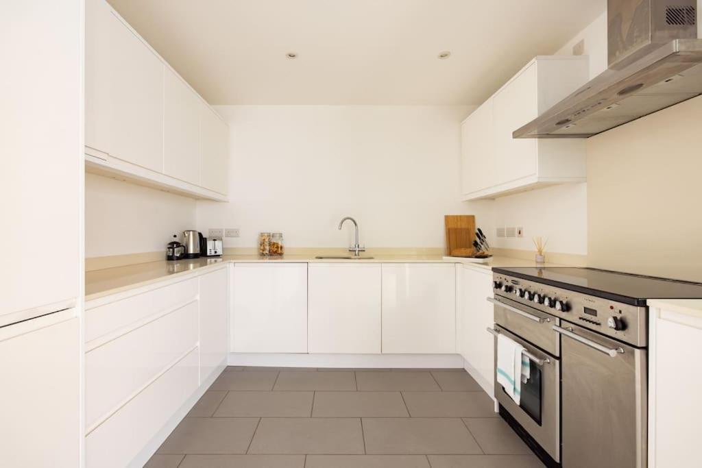 Wild Roses Serviced Apartments - Borough Londra Esterno foto