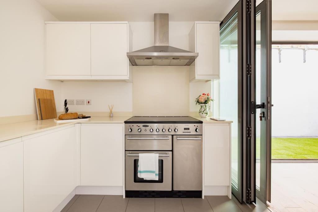 Wild Roses Serviced Apartments - Borough Londra Esterno foto